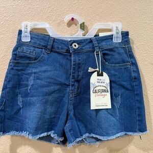 Women's 7 California Vintage Jean shorts NEW